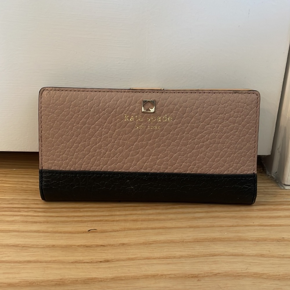 Kate Spade wallet - Blush/Nude and Black - Great condition - Picture 3 of 4